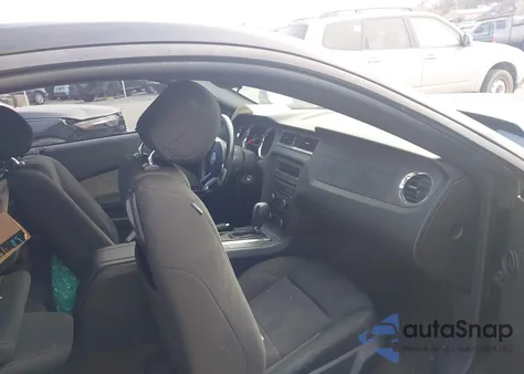 2014 Ford Mustang V6 из США, поврежденный, VIN 1ZVBP8AM4E5251552